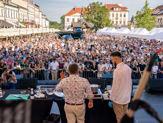 Pokaz kulinarny z Robertem Makłowiczem za nami. Najsmaczniejszy festiwal w Rzeszowie dobiegł końca [FOTO]