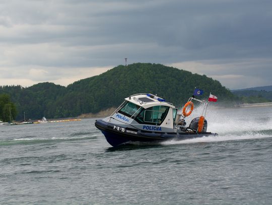 Policjanci pomogli nietrzeźwym tonącym na Jeziorze Solińskim