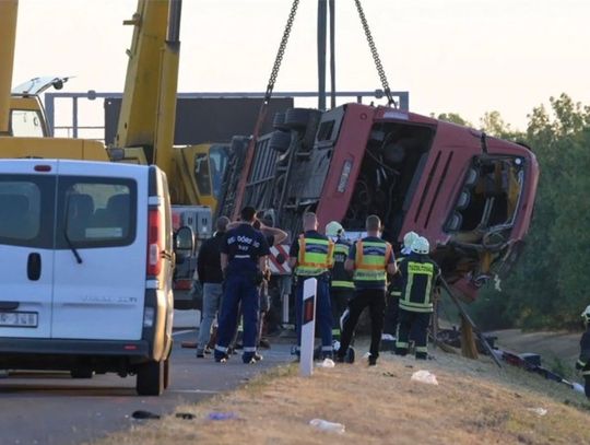 Polski autokar z pielgrzymami z Podkarpacia rozbił się na Węgrzech. 12 osób nie żyje, kilkanaście rannych!