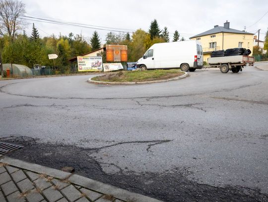 Ponad 2,2 mln zł na drogi w Dynowie i Niechobrzu. Prace mają zakończyć się w grudniu
