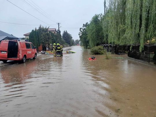 Ponad 2,5 tys. wyjazdów strażaków. Burze jeszcze nie przeszły