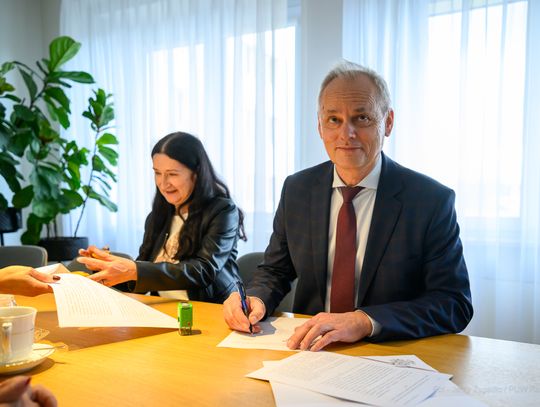 Ponad 6,26 mln zł dla podkarpackich gmin na inwestycje drogowe. Umowy podpisane