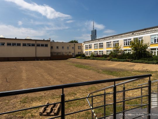 Powstają nowe boiska w rzeszowskich szkołach