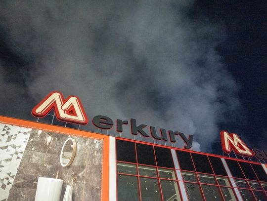 Pożar magazynu budowlanego w Krośnie został opanowany [FOTO]