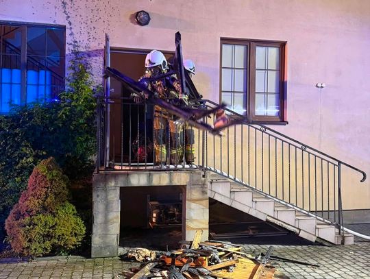 Pożar sauny w Świlczy. W akcji cztery zastępy straży pożarnej i policja [ZDJĘCIA]