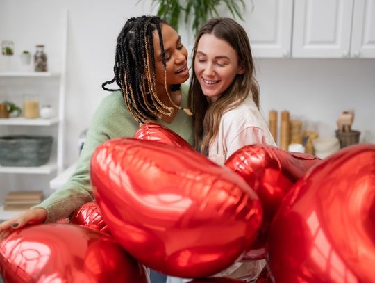 Praktyczny prezent na Walentynki – gadżety dla niego i akcesoria dla niej, które ułatwiają życie