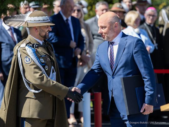 Prezydent Rzeszowa gratuluje awansu dowódcy 21. Brygady Strzelców Podhalańskich [ZDJĘCIA]