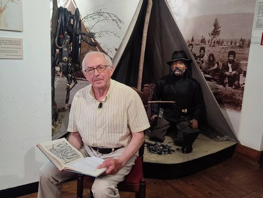 Prof. Kazimierz Ożóg - językoznawca z Sokołowa Małopolskiego świętuje urodziny