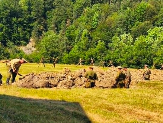 Rekonstrukcja bitwy pod Rymanowem porwała tłumy i ożywiła realia Wielkiej Wojny