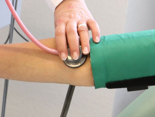 Rekordowa liczba dni na zwolnieniu lekarskim – 290,5 mln. Chorujemy coraz więcej i dłużej