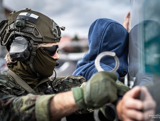 Rozbito narkotykową siatkę z Podkarpacia. CBZC i kontrterroryści w akcji