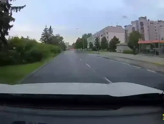 Rzeszów. Kompletnie pijana kierująca na Krakowskiej wypadła z drogi. Miała 3 promile [WIDEO]