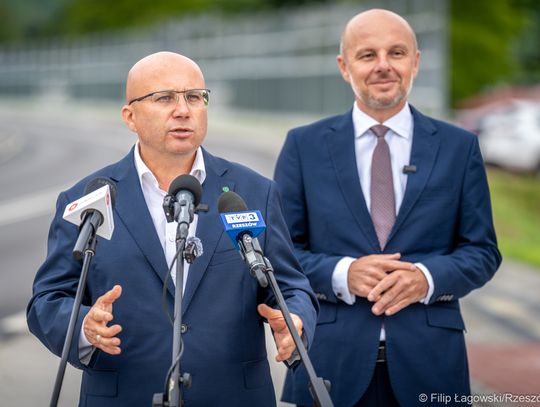 Rzeszów otrzyma prawie 11 mln zł na inwestycje drogowe. Pieniądze z budżetu państwa [ZDJĘCIA]