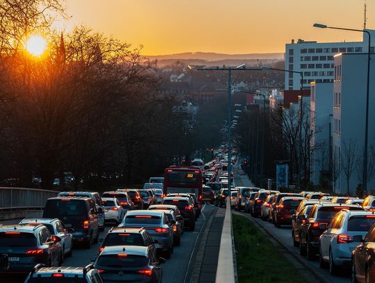 Rzeszów ponownie na szarym końcu. Wyniki rankingu miast przyjaznych kierowcom 2025