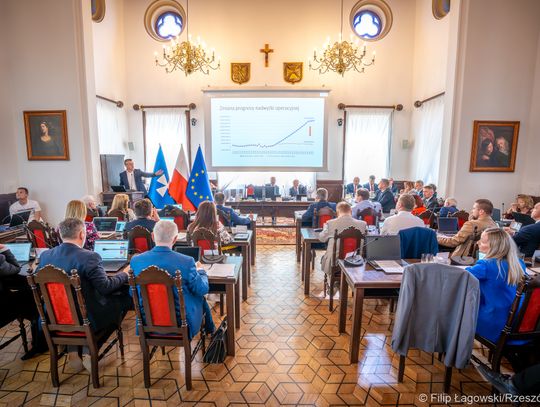 Rzeszów zgarnia 170 mln zł z KPO na podwójny cel: cywilny i wojskowy. Radni zagłosowali