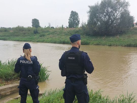 Rzeszowscy policjanci monitorują poziomy rzek