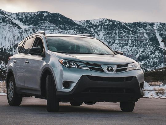 Samochody Toyota – czy warto importować japońskie auta ze Stanów?