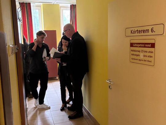 Samolot z rannymi pielgrzymami wyląduje w Rzeszowie. Ponad 20 poszkodowanych wraca z Węgier do Polski