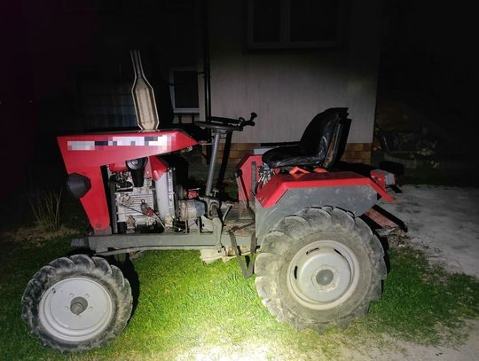 Slalomem „samoróbką” przez gminę. Miał 2,6 promila i zakaz prowadzenia pojazdów