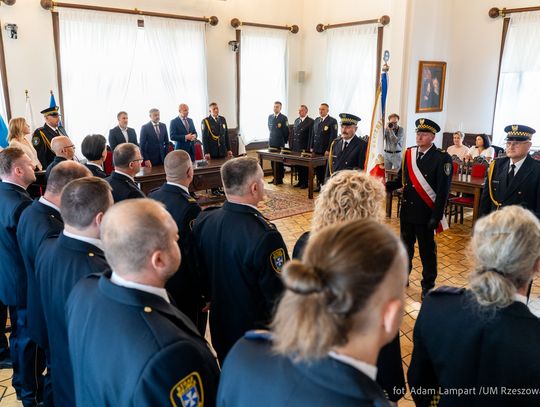 Ślubowanie nowych strażników miejskich w rzeszowskim Ratuszu