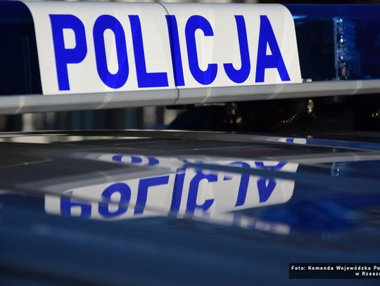 Służba nie kończy się po godzinach. Pijana kierująca i poszukiwany pasażer wpadli dzięki czujności policjantki