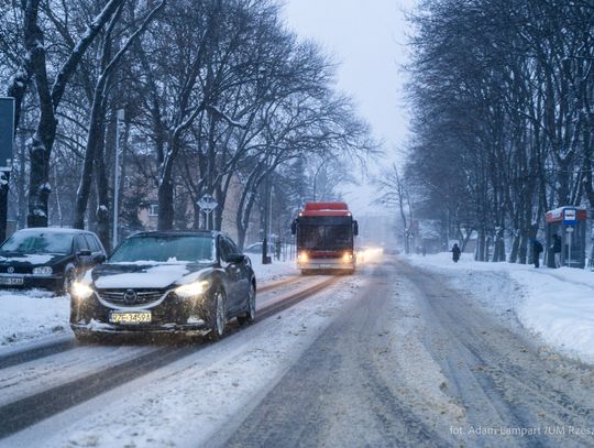 Służby pracują bez przerwy w bardzo trudnych warunkach