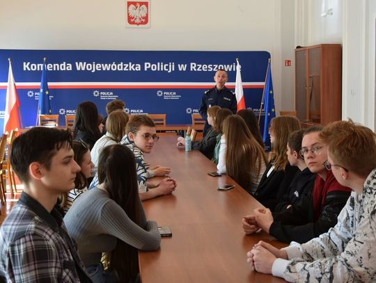 Studenci Centrum Polonijnego UR w KWP w Rzeszowie