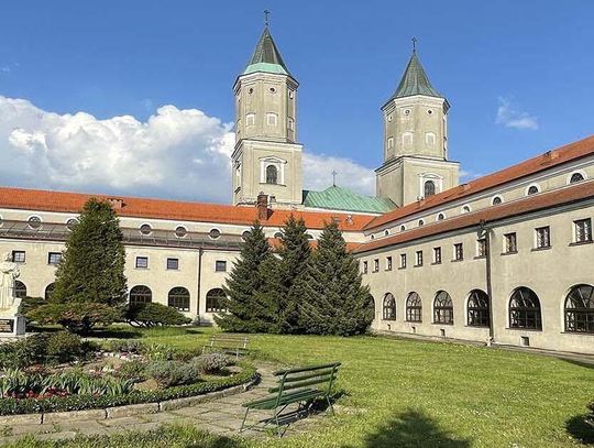 Szaleniec Ihor M. z Ukrainy zabił księdza! Atak nożownika w opactwie w Jarosławiu