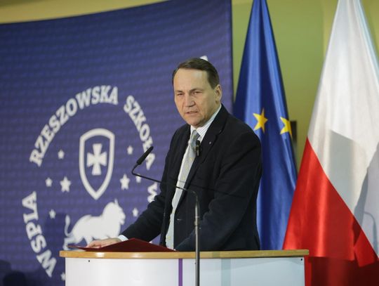 Szef MSZ Radosław Sikorski w Przemyślu: „Oddech globalnego konfliktu czujemy na plecach”