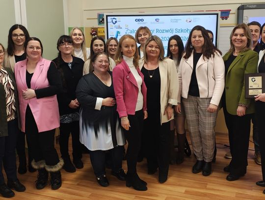 Szkoła w Łączkach Kucharskich w gronie najlepszych. Prestiżowy tytuł Szkoły Uczącej Się