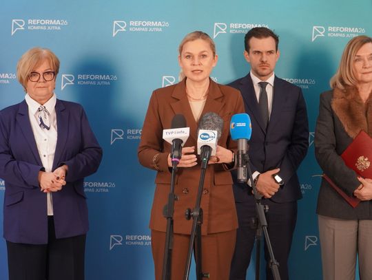 Szkoły na celowniku hakerów. Nowacka: potrzebny państwowy e-dziennik