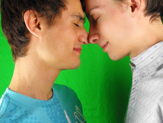 Tęczowe rodziny zabierają głos. Rusza program dla małych miejscowości