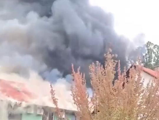 Tragiczny pożar w Nisku. Ponad 100 strażaków walczy z ogniem, zginęło dwóch ratowników [WIDEO]