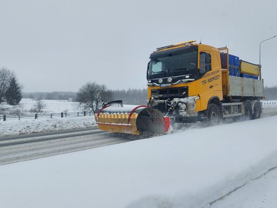Trudna zima na podkarpackich drogach. Tysiące interwencji i rekordowe zużycie soli Trudna zima na podkarpackich drogach. Tysiące interwencji i rekordowe zużycie soli