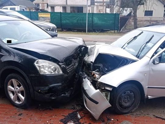 Trzy osoby ranne w zderzeniu dwóch pojazdów