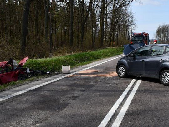 Trzy osoby trafiły do szpitala po zderzeniu dwóch pojazdów na DK nr 9