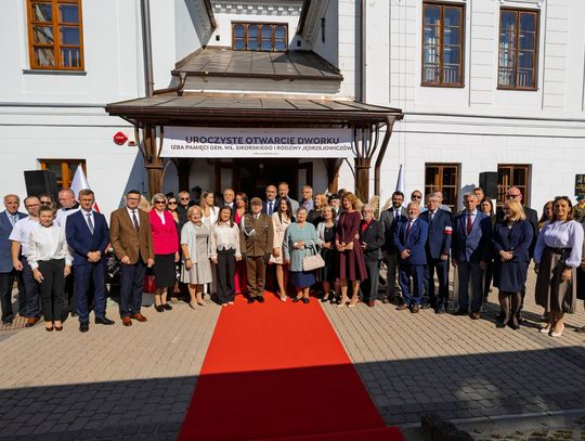 Tu spędzał dzieciństwo gen. Władysław Sikorski. Dwór w Hyżnem otworzył swoje drzwi