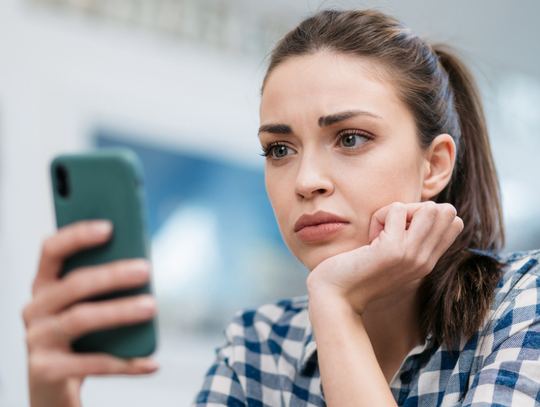 „Twoje pieniądze są zagrożone” – tak oszukali 42-latkę na 130 tys. zł