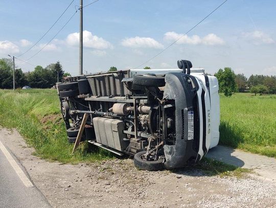 Ukradł samochód i chciał nim wrócić do domu. Spowodował wypadek. Miał 2 promile alkoholu we krwi
