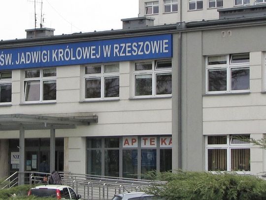 Upał paraliżuje nie tylko ulice. Rodzice alarmują o trudnych warunkach na oddziale kardiologii dziecięcej w Rzeszowie