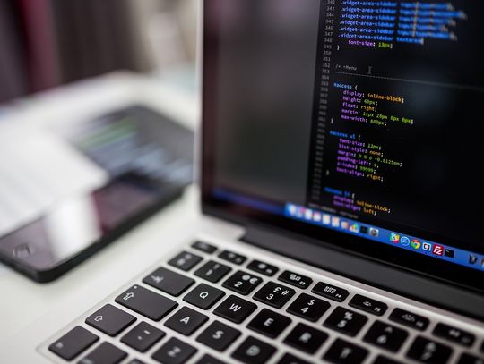 Uwaga na fałszywe e-maile podszywające się pod urząd skarbowy. Trwa fala oszustw