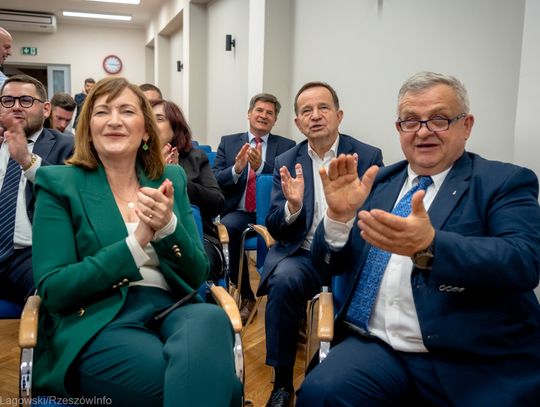 W podkarpackim PiS entuzjazm po wynikach I tury wyborów prezydenckich [ZDJĘCIA]