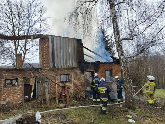 Walentynkowy dramat w Kąkolówce: Pożar domu postawił służby na nogi