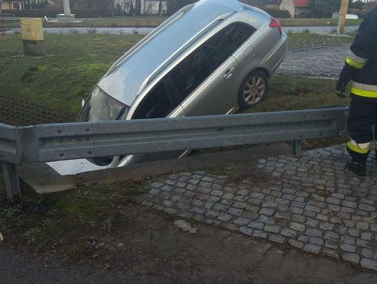 Wjechała do rowu. Miała dwa promile alkoholu we krwi