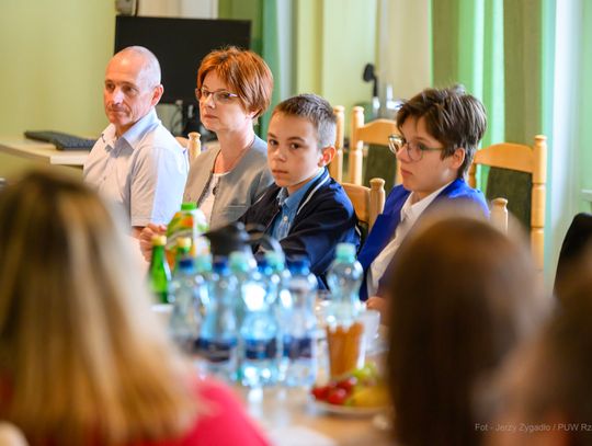 Wojewoda podkarpacki Teresa Kubas-Hul spotkała się z rodzinami zastępczymi w Rzeszowie [ZDJĘCIA]