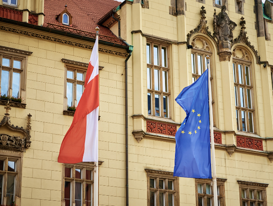 Wojewoda Teresa Kubas-Hul stawia na rozwój samorządów. Nisko już korzysta.