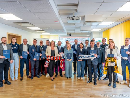 Wsparcie dla sportu na Podkarpaciu! 18 klubów-ambasadorów i miliony na lokalne inicjatywy [ZDJĘCIA]