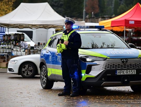 Wszystkich Świętych w Rzeszowie. Zmiany w ruchu przy cmentarzach i więcej policjantów na drogach