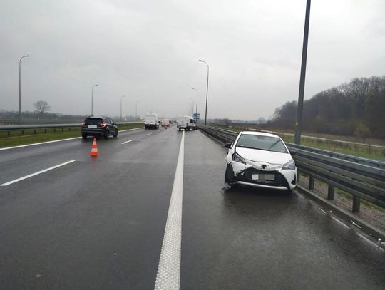 Wypadek na A4. W wyniku wypadku jedna osoba została ranna