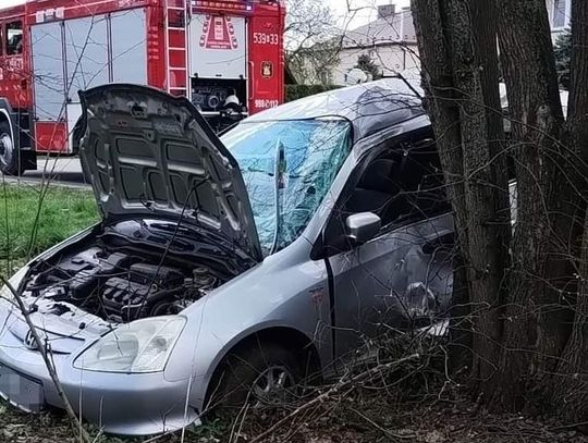 Wypadek na drodze powiatowej w kierunku Bratkowic. Jedna osoba poszkodowana